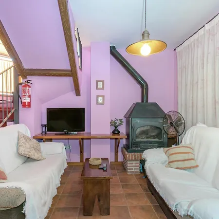 Country Holiday Getaway In Casas Del Monte * Casas del Monte